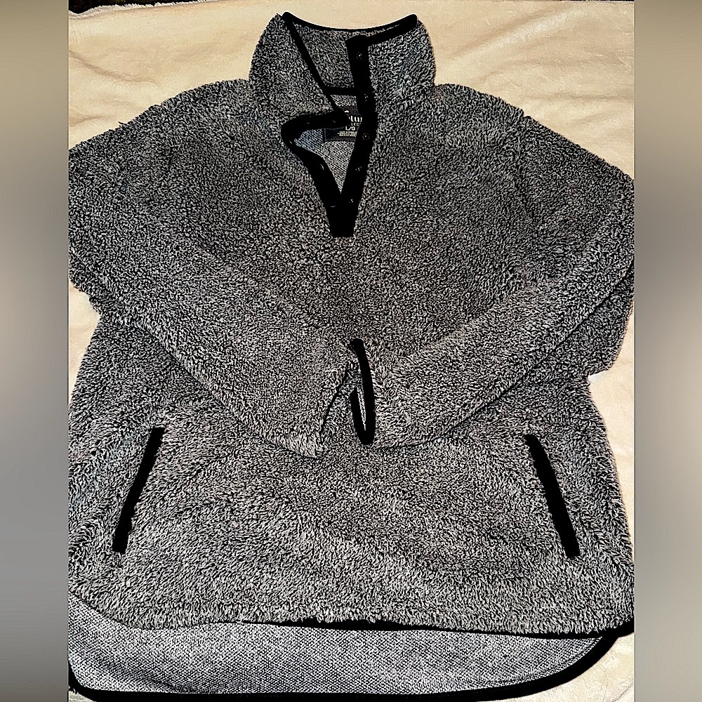 GRAY CABBALAS SHERPA SNAP UP LARGE